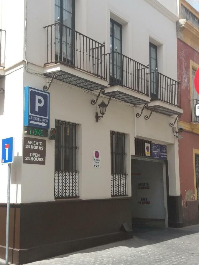 Atico Con Terraza En Alameda De Hercules Seville Luaran gambar